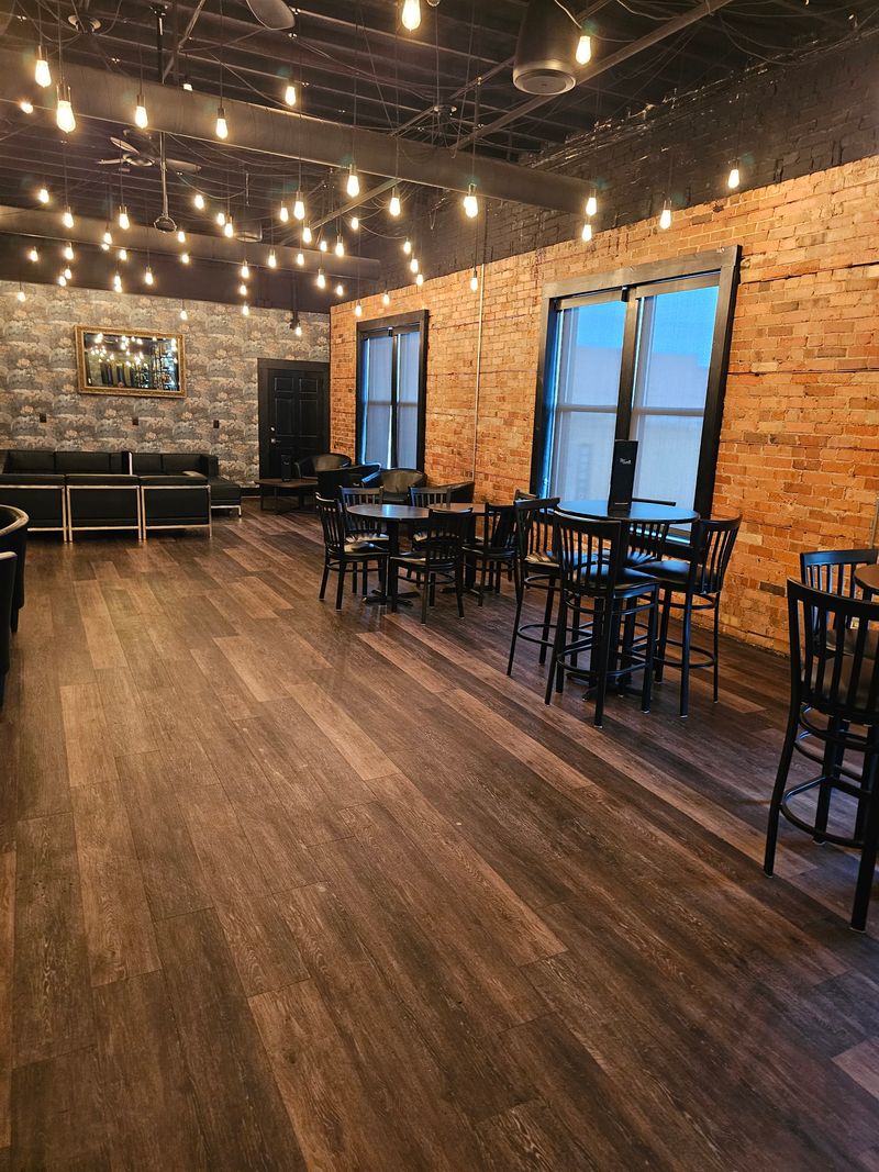 14 North Dakota Small-Town Restaurants Full Of Charm And Midwest Hospitality - Decor Hint Brickhouse Grille