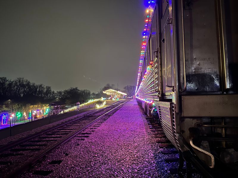 Ride The Rails To Christmas Cheer On Tennessee's North Pole Limited - Decor Hint The Season Stretches From Mid-November Through December