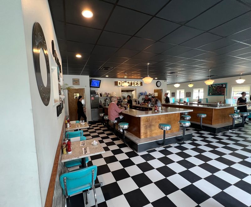 I Road-Tripped Through Small-Town Connecticut To Try 10 Donut Shops And 2 Completely Blew Me Away - Decor Hint Dottie's Diner – Woodbury