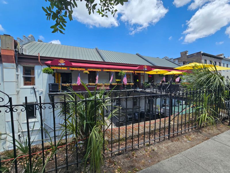 Two Cracked Eggs Café - Savannah