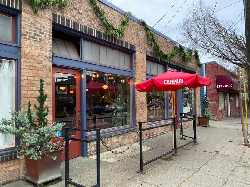 11 Italian Restaurants In Washington That Feel Straight Out Of The Old Country - Decor Hint Bar del Corso