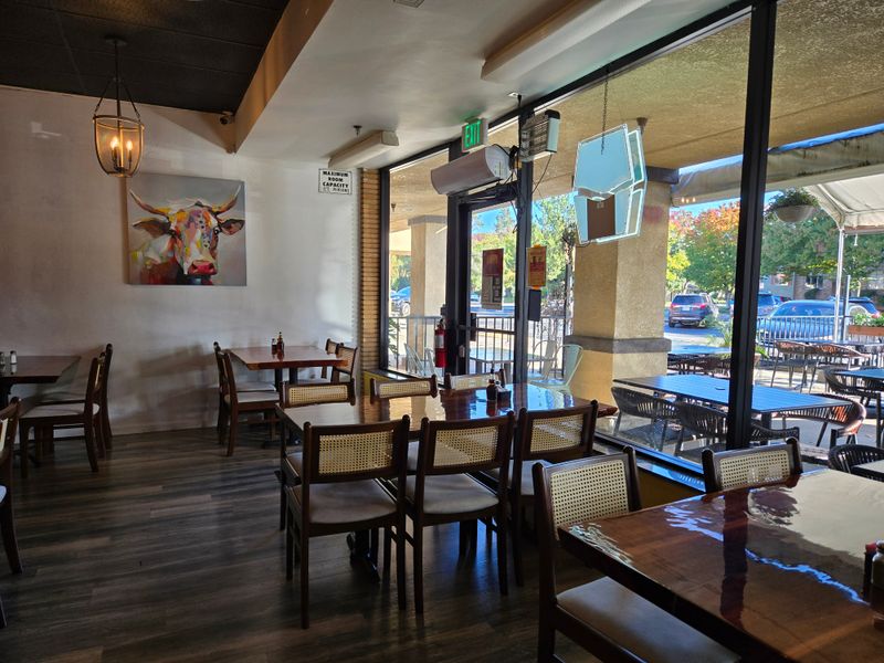 13 Must-Visit Riverside Restaurants In Texas With Breathtaking Views - Decor Hint Roosters breakfast and mimosas