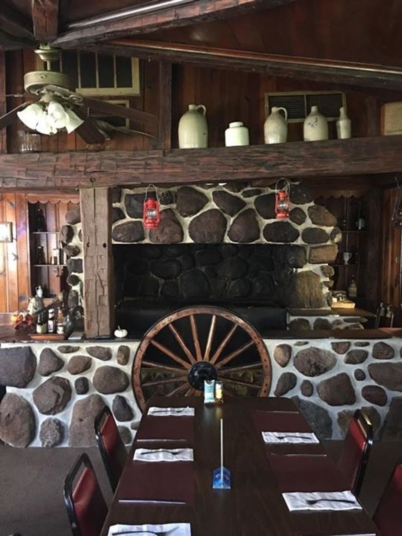 13 Must-Visit Riverside Restaurants In Texas With Breathtaking Views - Decor Hint Willow Bend Bistro