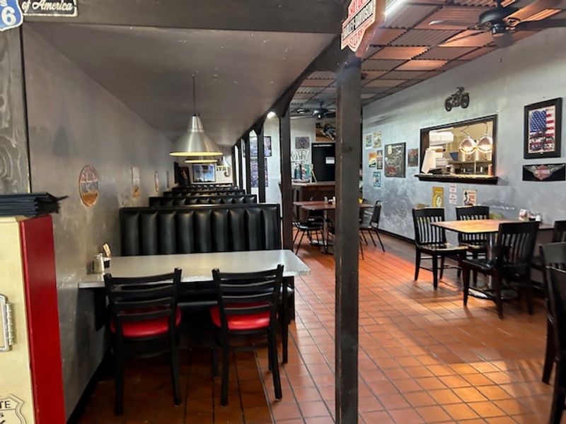 Kentucky Fried Catfish Destinations That Will Have You Hooked After One Bite - Decor Hint MJ's Casual Dining