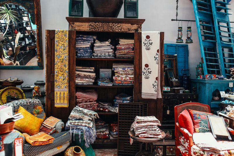 12 Missouri Antique Trends Everyone Wants Before Prices Rise - Decor Hint Antique Quilts & Textile Pieces