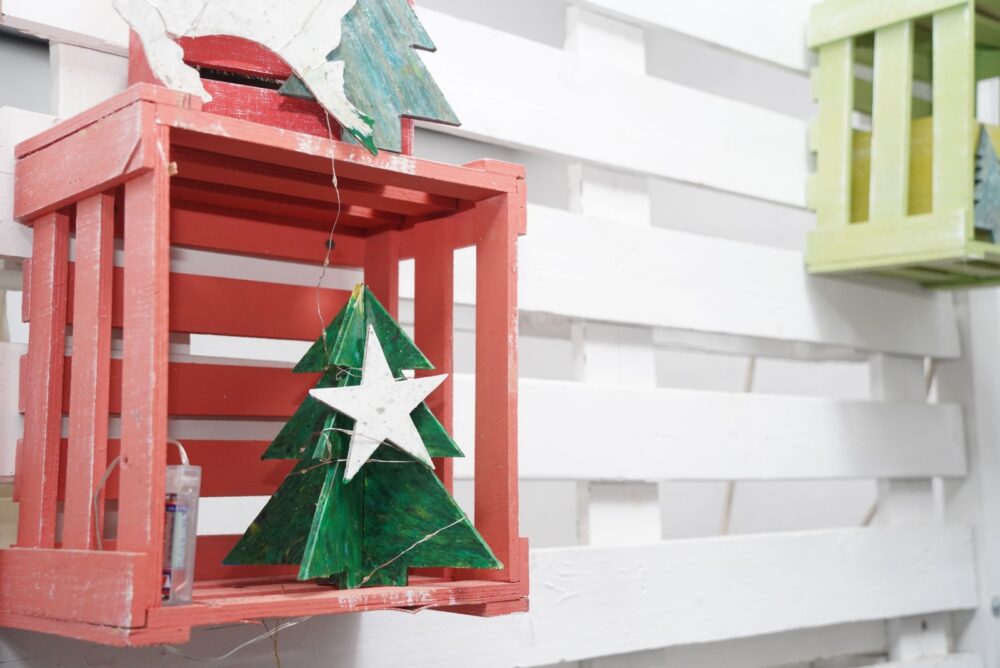 15 Pennsylvania Front Porch Ideas Adding Instant Winter Warmth - Decor Hint Rustic Wooden Crates Display 1 - Decor Hint