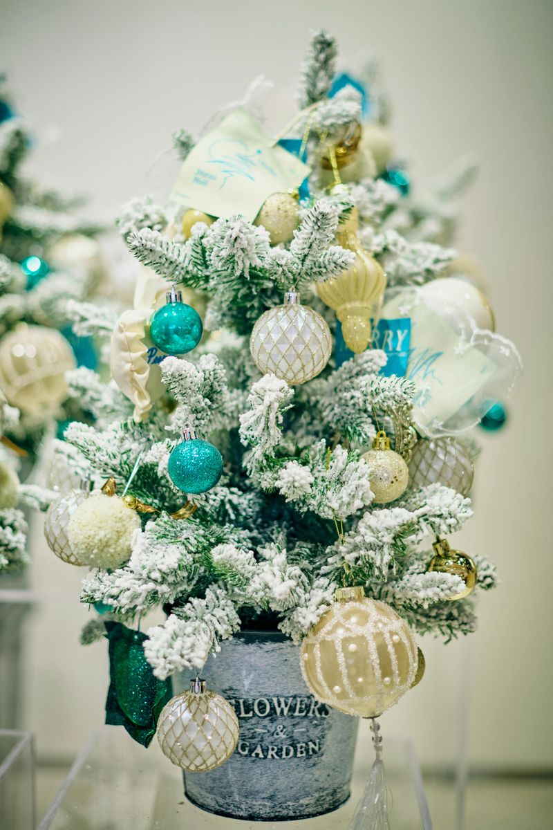 California Beach-Inspired Christmas Décor Ideas Full Of Breezy Magic - Decor Hint Coastal Color Palette Shift
