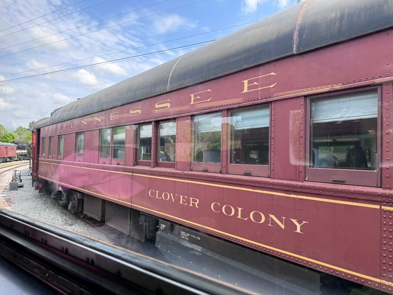 Ride The Rails To Christmas Cheer On Tennessee's North Pole Limited - Decor Hint Climate-Controlled Vintage Railcars Keep Everyone Comfortable