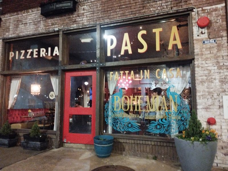 12 Oklahoma Pizza Spots Proving Great Flavor Is Worth Traveling For - Decor Hint East Village Bohemian Pizzeria