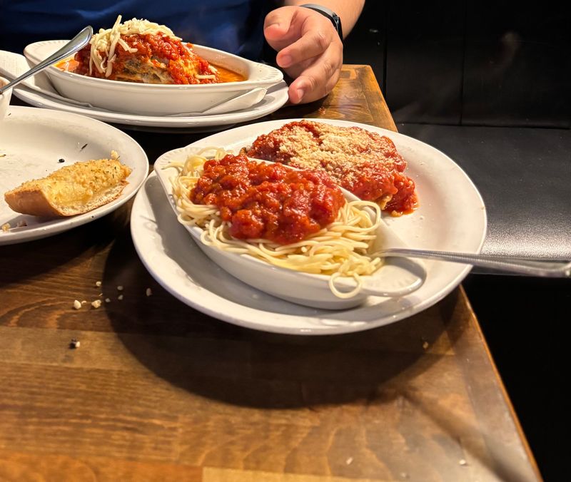 13 Hole-In-The-Wall Italian Restaurants In Tennessee Only Locals Know About - Decor Hint Marina's On The Square