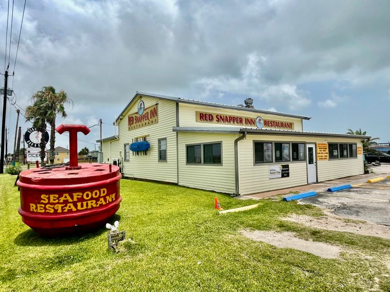 Texas Seafood Joints Locals Choose Every Time Over Upscale Alternatives - Decor Hint Red Snapper Inn