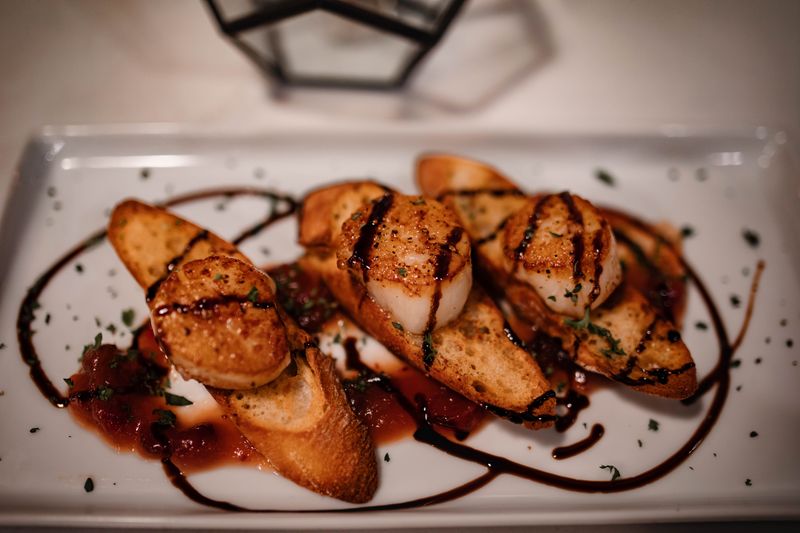 Tennessee Seafood Buffets Serving Endless Coastal Delights - Decor Hint CATCH land & sea