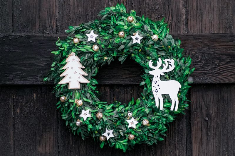 Add a Star Wreath to Your Door