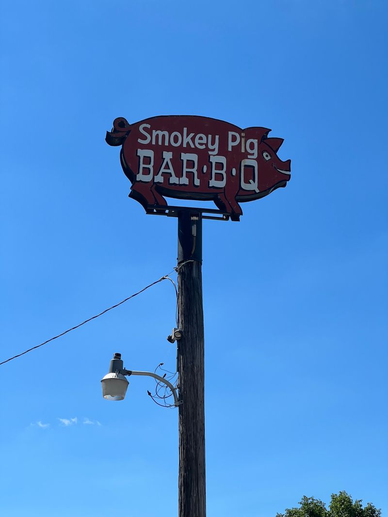 Smokey Pig Bar-B-Q