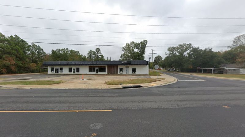 The Mysterious Louisiana Swamp Road Locals Say You Should Avoid After Dark - Decor Hint The Bayou Bride Haunting Highway 57