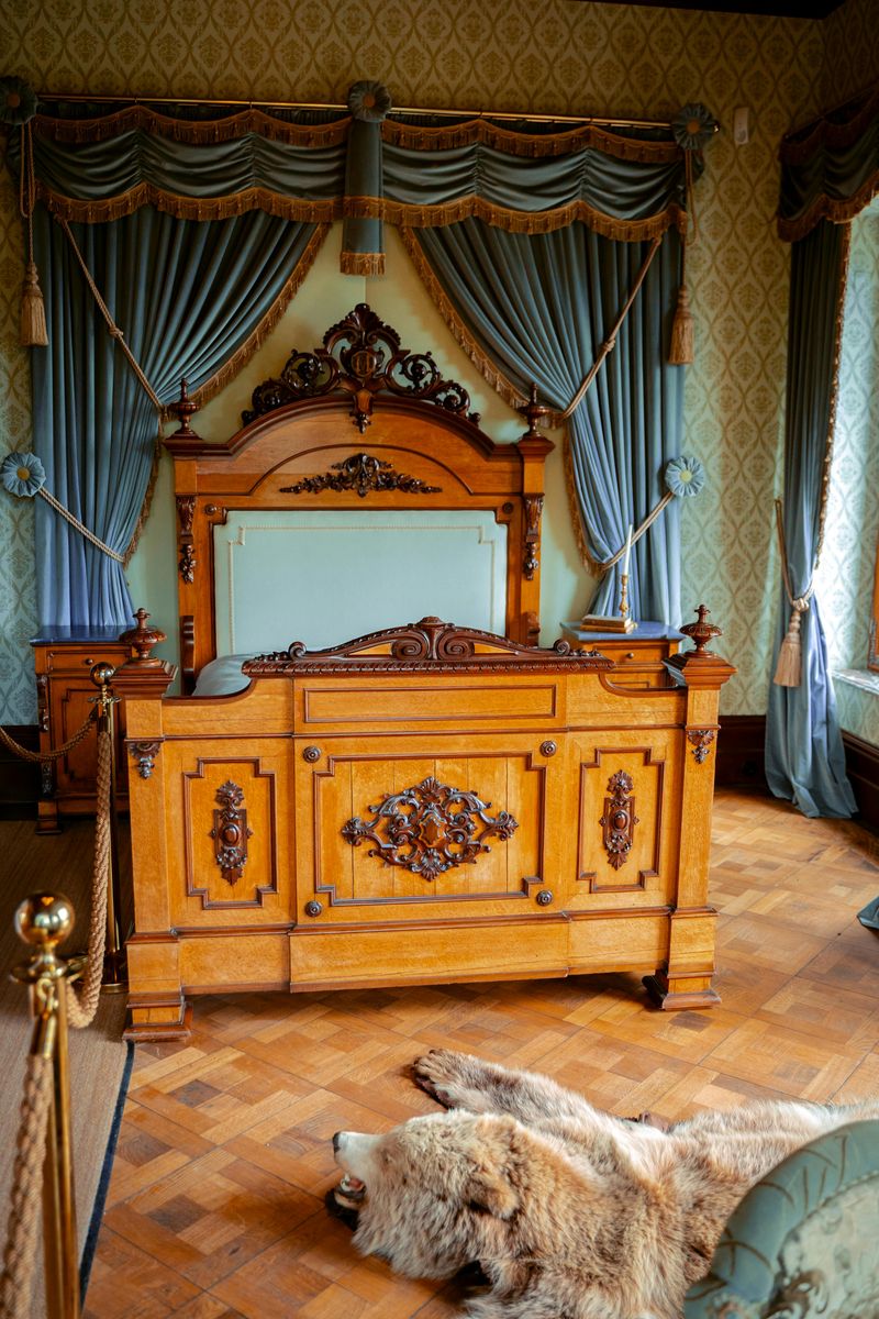 The Antique Trends Pennsylvania Collectors Can't Get Enough Of This Year - Decor Hint Victorian Walnut Bedroom Sets