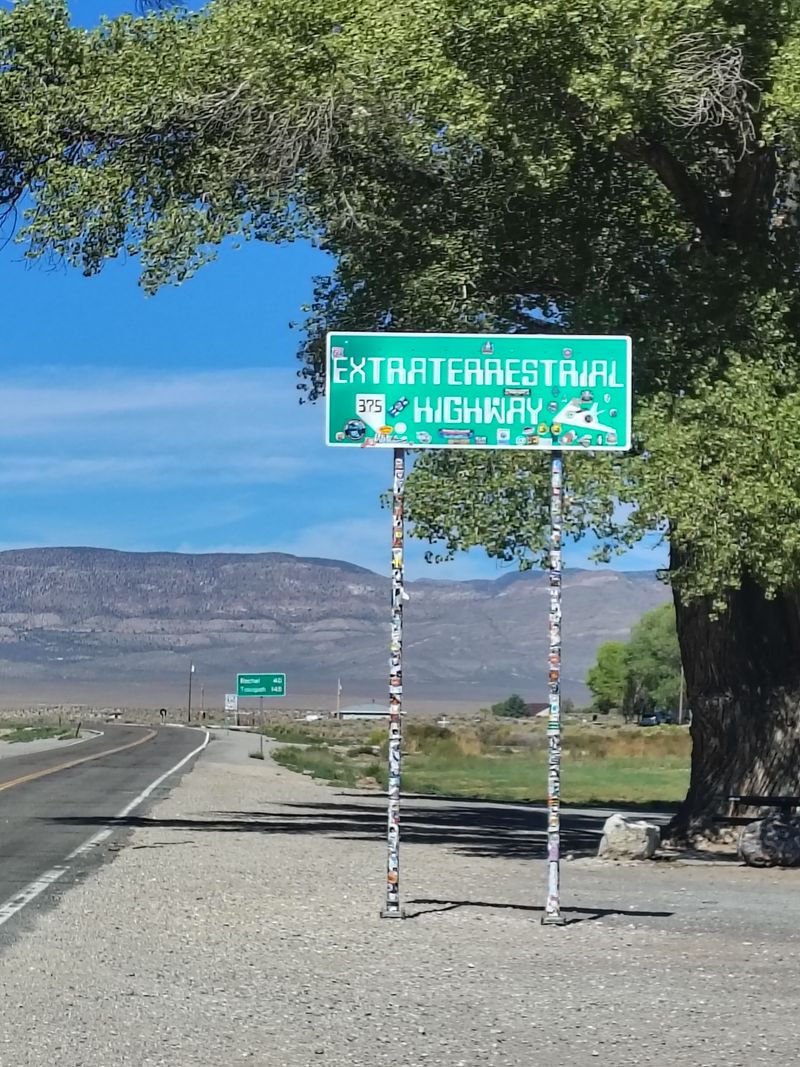 18 Wonderfully Weird Roadside Attractions In Nevada You Need To See To Believe - Decor Hint Extraterrestrial Highway Sign