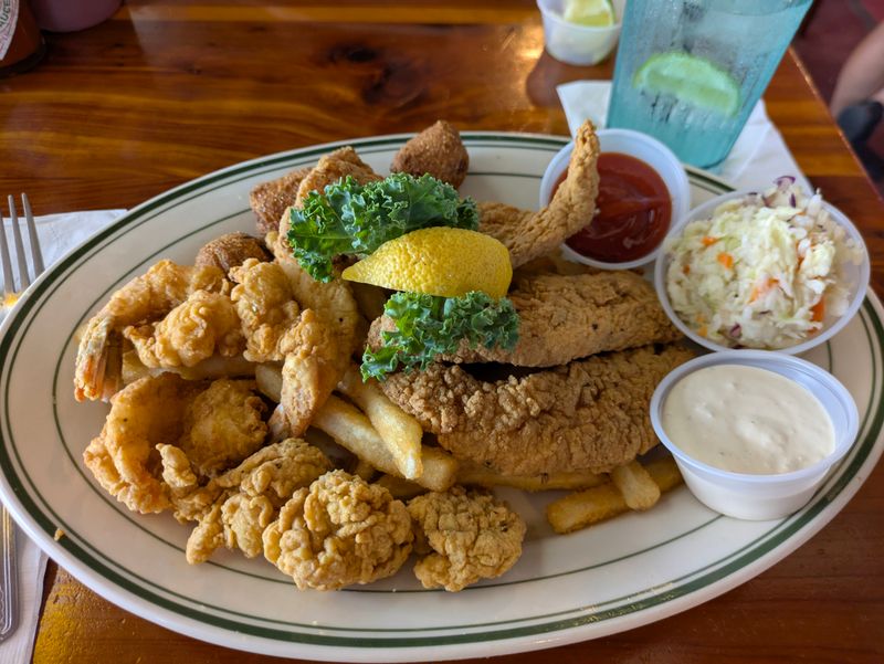 Texas Seafood Joints Locals Choose Every Time Over Upscale Alternatives - Decor Hint Topwater Grill