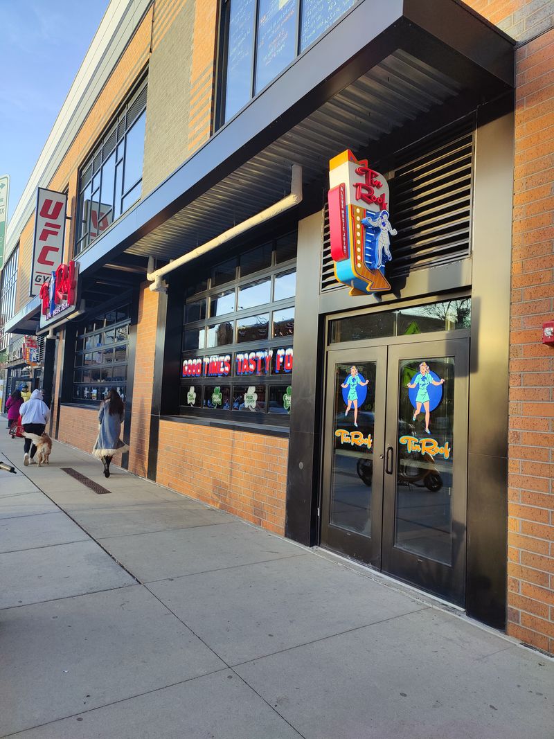 Hawaii Hidden Gems Serving Incredible Flavor At Everyday Prices - Decor Hint Tin Roof