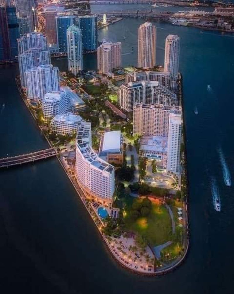 Top 2026 Destinations From Florida Beaches To Colorado Mountain Towns - Decor Hint Miami Beach, Florida