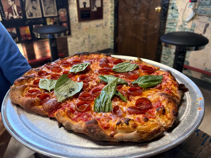 12 Michigan Pizza Joints You Have To Taste To Believe - Decor Hint Fredi the PizzaMan