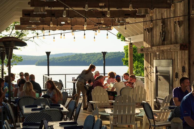15 Pennsylvania Lakeside Restaurants Offering Relaxing Water Views - Decor Hint The Dock On Wallenpaupack