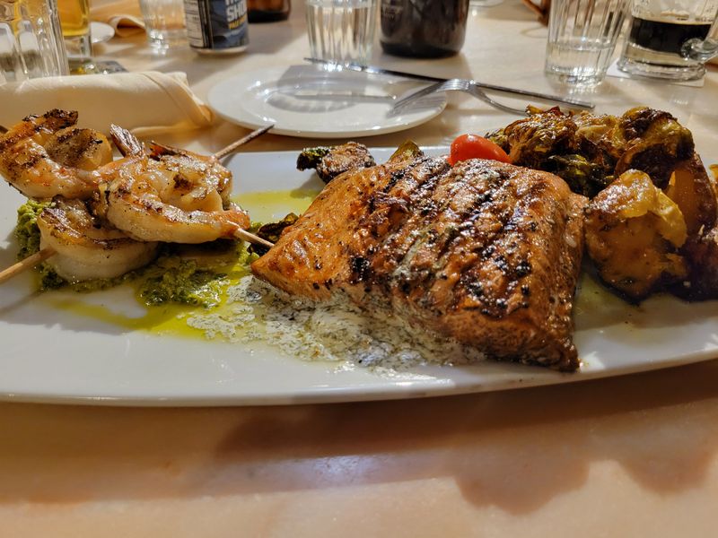 10 Alaska Restaurants Serving Up Memorable Salmon - Decor Hint Orso