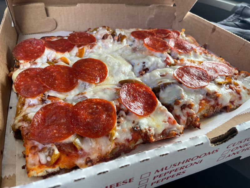 Pennsylvania Pizzerias That Outsell The Big Chains Among Locals - Decor Hint Arcaro & Genell