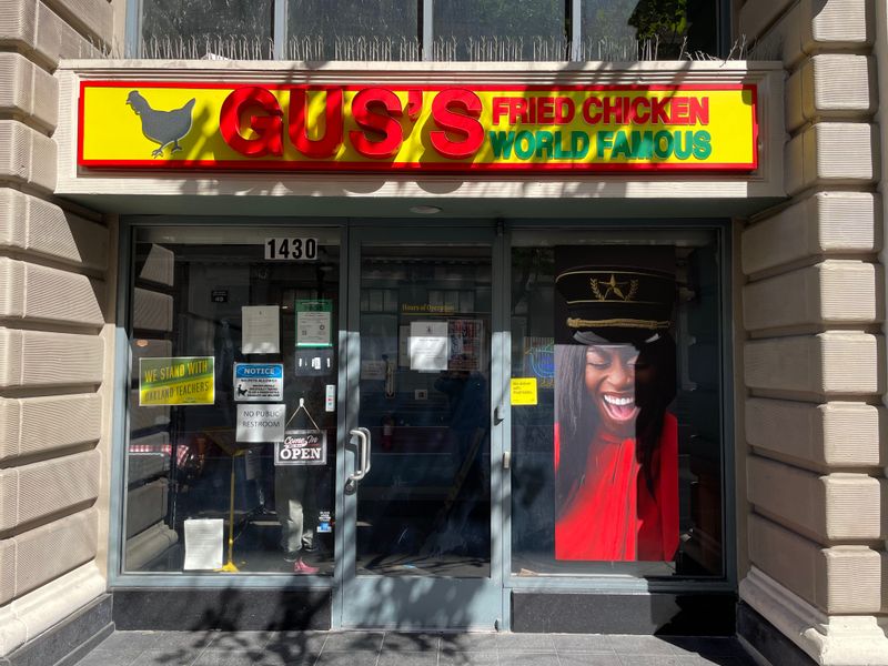 18 Texas Fried Chicken Places Where Family Pride Shows In Every Crispy Plate - Decor Hint Gus's World Famous Fried Chicken