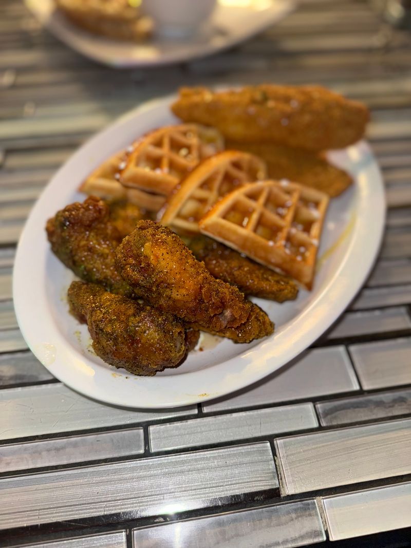 Taste Dallas, Texas Through Its Timeless Soul Food Eateries - Decor Hint Faye's Fusion