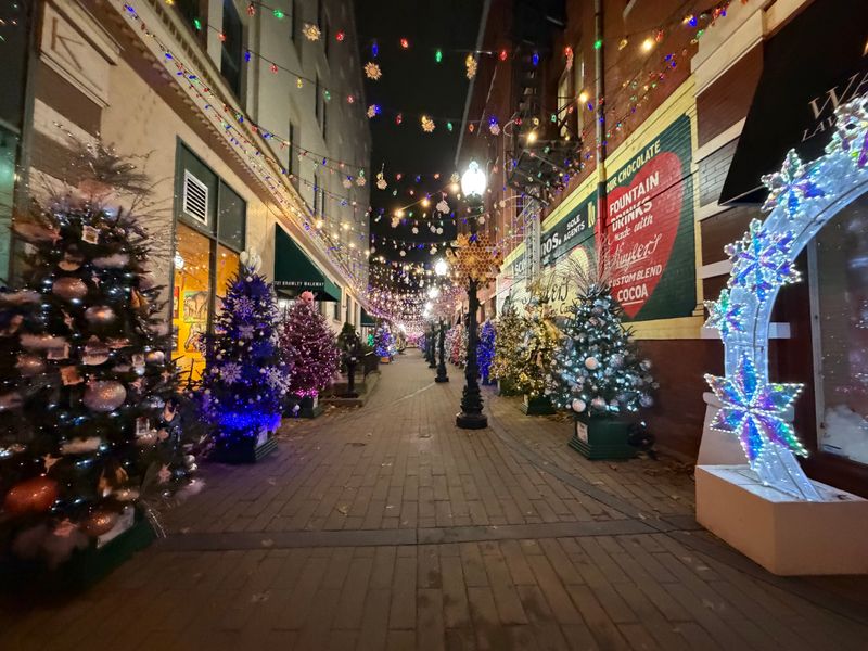13 Naperville Winter Moments That Feel Straight Out Of A Holiday Movie - Decor Hint Carolers in Historic Downtown