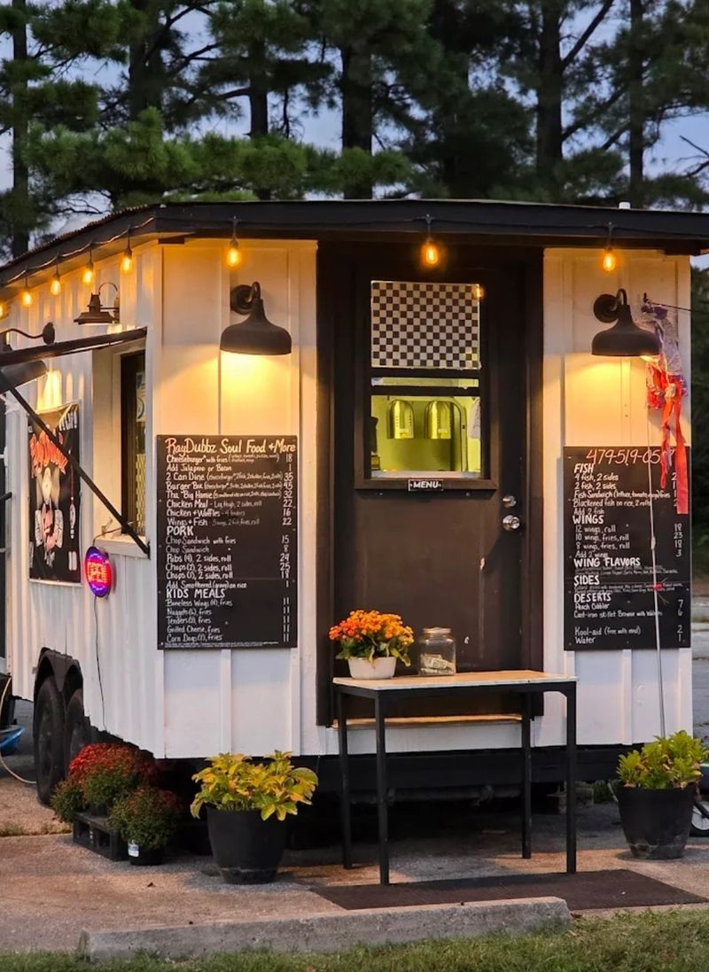 True Southern Flavor Awaits At These Arkansas Soul Food Spots - Decor Hint Ray Dubbz - Soul Food and More