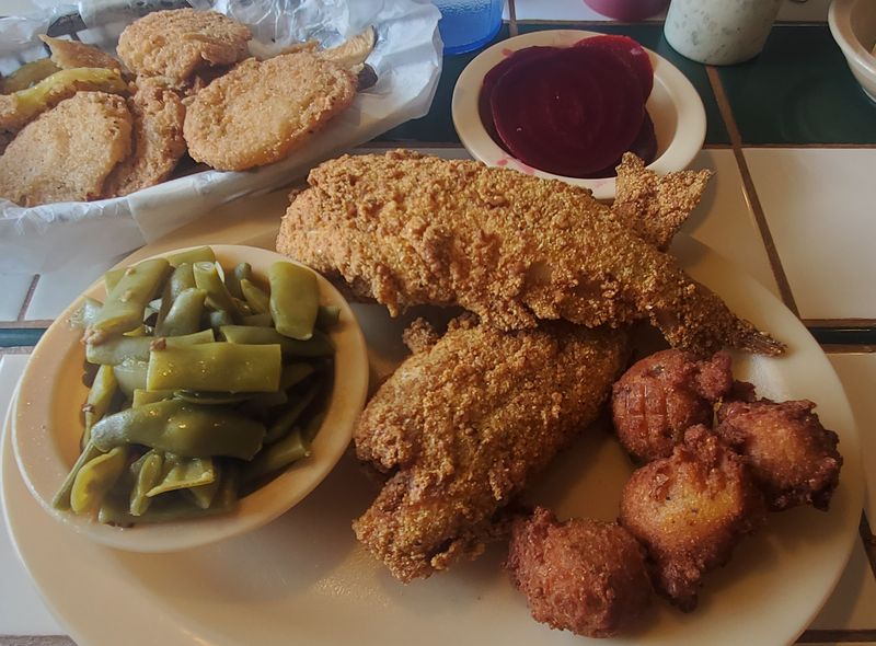 16 Texas Fish Fry Joints That Keep Locals Coming Back Every Friday For Southern Charm - Decor Hint Catfish Haven – Whitesboro