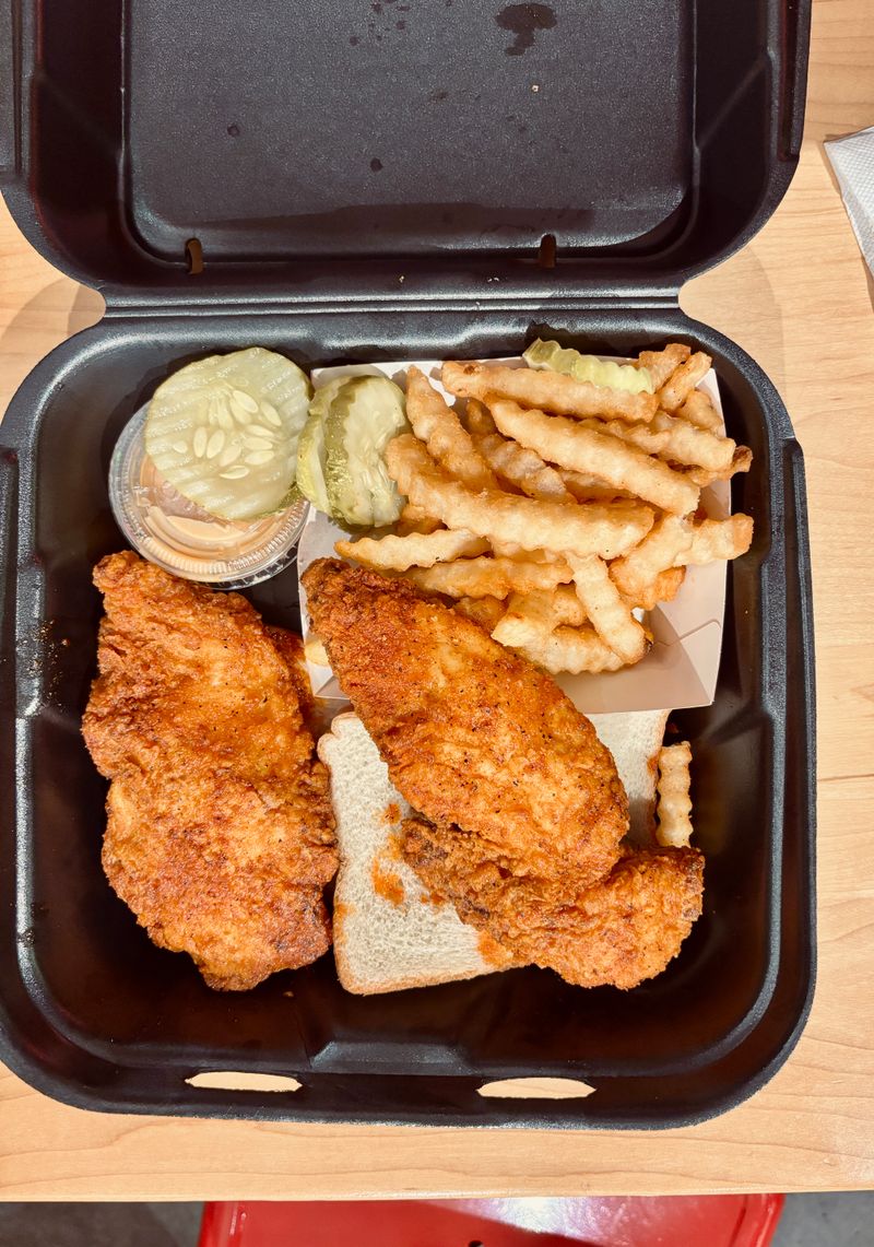South Carolina Fried Chicken Joints Locals Pack Out Daily - Decor Hint Dave's Hot Chicken