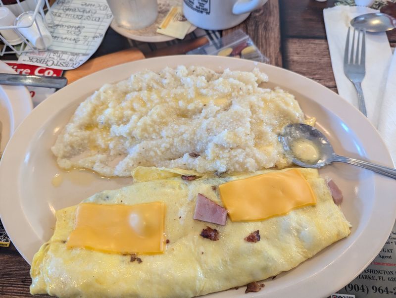 14 Florida Soul Food Buffets Worth The Trip For Authentic Southern Taste - Decor Hint Granny's Cuntry Cookin'