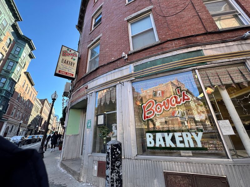 12 Massachusetts Sub Shops Serving Italian Grinders You'll Dream About Later - Decor Hint Bova's Bakery