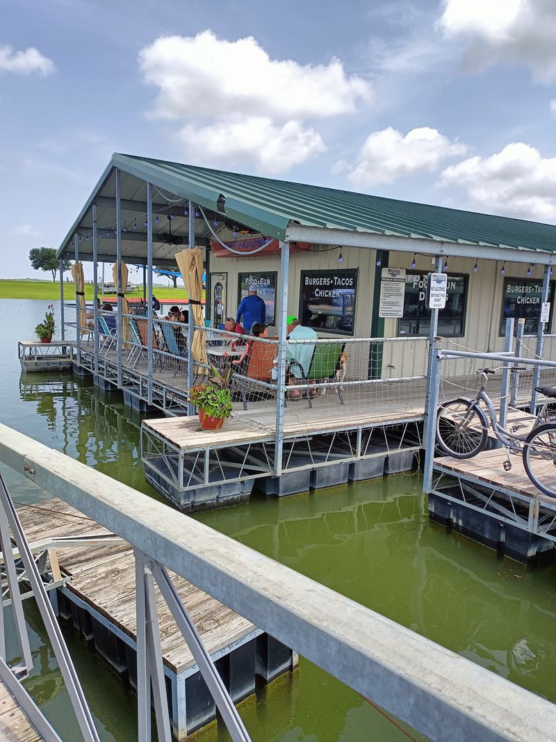 Lobster Roll Shacks In Wisconsin Where The Buttered Buns Never Disappoint - Decor Hint Harbor House
