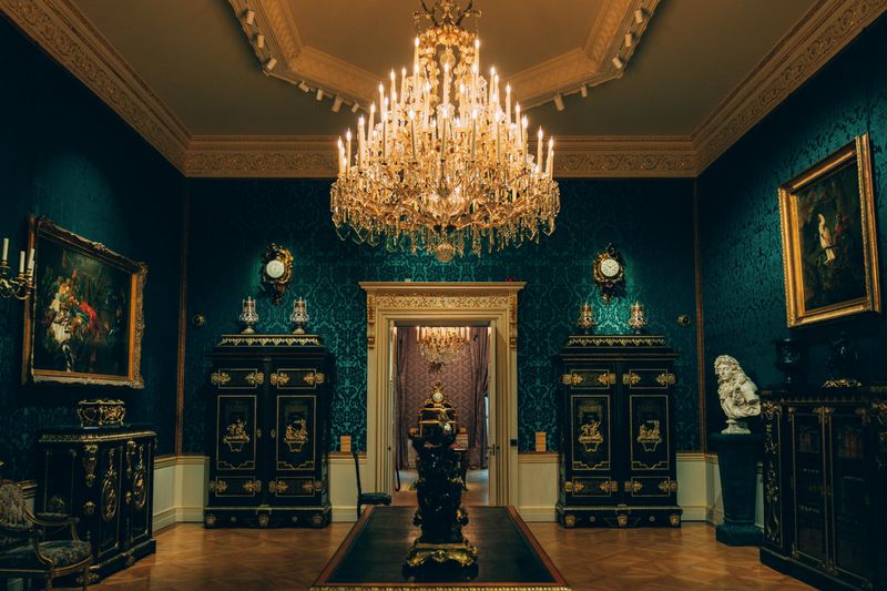 Top 10 Lighting Upgrades For Historic Homes Across Pennsylvania - Decor Hint Period-Appropriate Chandeliers