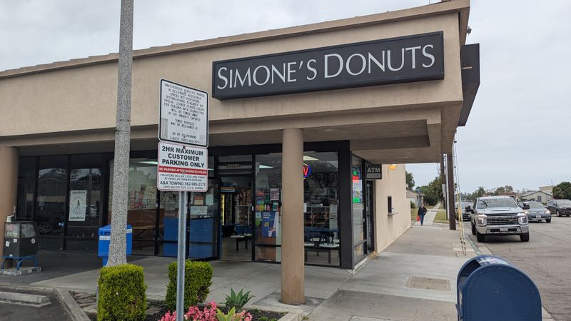 13 California Doughnut Shops That Consistently Rank Among The Best In America - Decor Hint Simone's Donuts