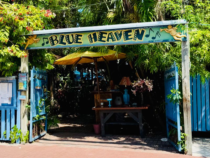 Florida's Hidden Restaurants That Don't Advertise But Stay Full Every Night - Decor Hint Blue Heaven