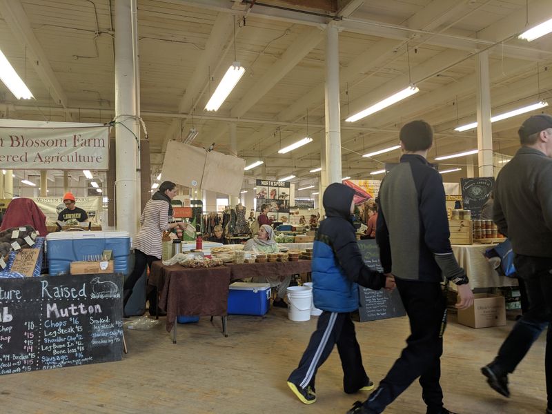 8 Georgia Christmas Markets Everyone Travels South For Each December - Decor Hint Brunswick Christmas Market