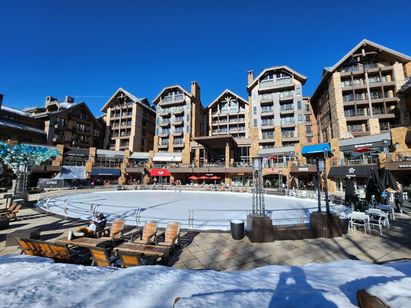 18 Colorado Mountain Towns That Shine During Ski Season - Decor Hint Vail