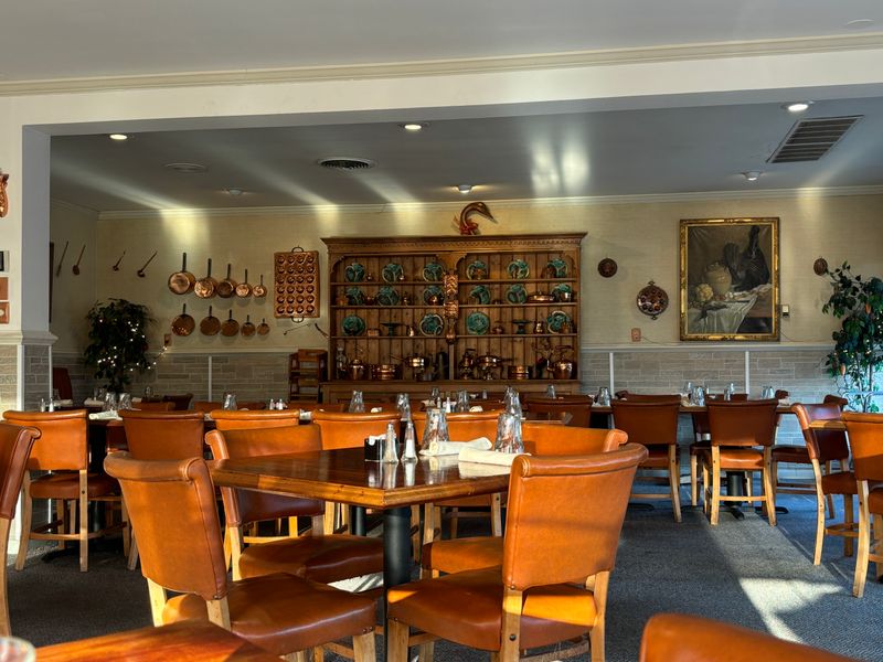 Classic Virginia Eateries That Remain Packed After Decades - Decor Hint The Jefferson Restaurant