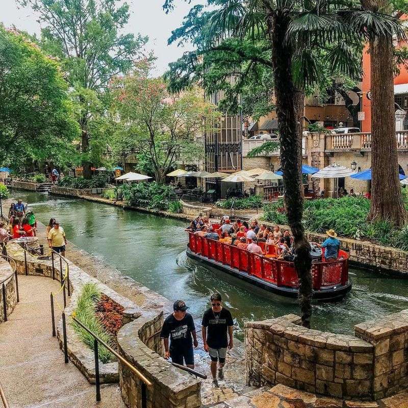 22 Overhyped Texas Attractions That Real Texans Skip Every Time - Decor Hint Riverwalk In San Antonio