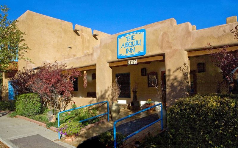 New Mexico Lakeside Dining Destinations With Unforgettable Vistas - Decor Hint Abiquiu Inn Cafe & Bar