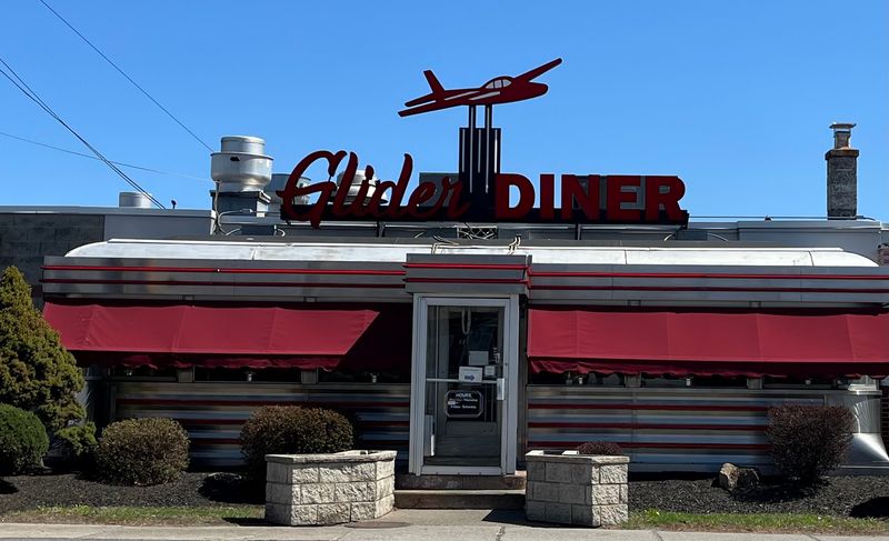 14 Pennsylvania Spots Serving Classic Dishes Without Breaking The Bank - Decor Hint Glider Diner