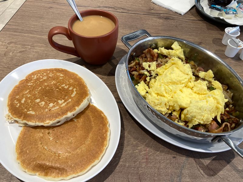 17 Illinois Eateries That Prove Great Food Doesn't Have To Cost A Fortune - Decor Hint Cozy Corner Restaurant