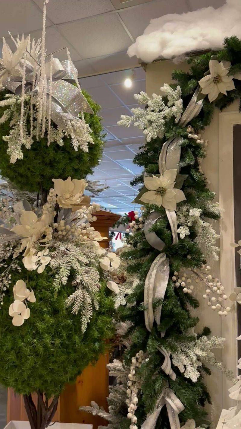 California Beach-Inspired Christmas Décor Ideas Full Of Breezy Magic - Decor Hint Seashell Ornament Tree