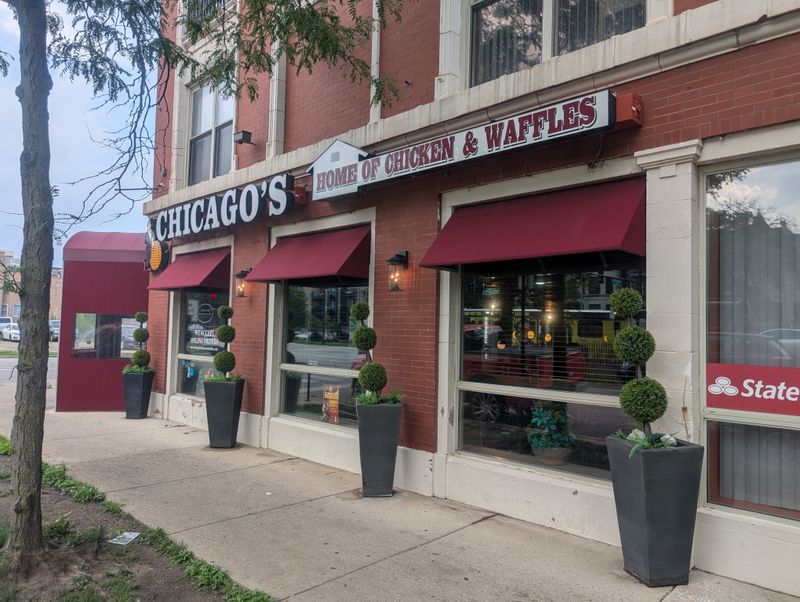 14 Beloved California Restaurants That Nailed One Dish And Never Looked Back - Decor Hint Chicago's Home of Chicken & Waffles