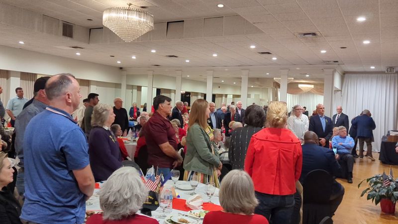 19 Alabama Seafood Joints Only Locals Know And Love For That Perfect Southern Flavor - Decor Hint Heron Lakes Country Club Restaurant